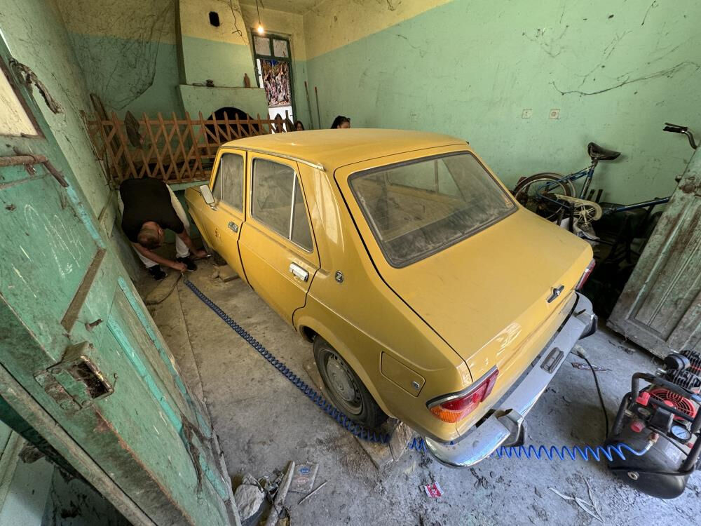 44 yıldır kapalı garajda saklıyordu! Daha 23 bin kilometrede... Türkiye'de tek - 1. Resim