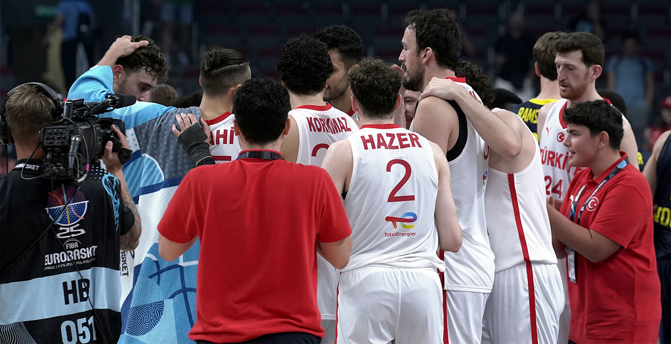 Bir zafer de 12 Dev Adam'dan: Avrupa Şampiyonası'nda 6'da 6 ile çeyrek finaldeyiz - 3. Resim