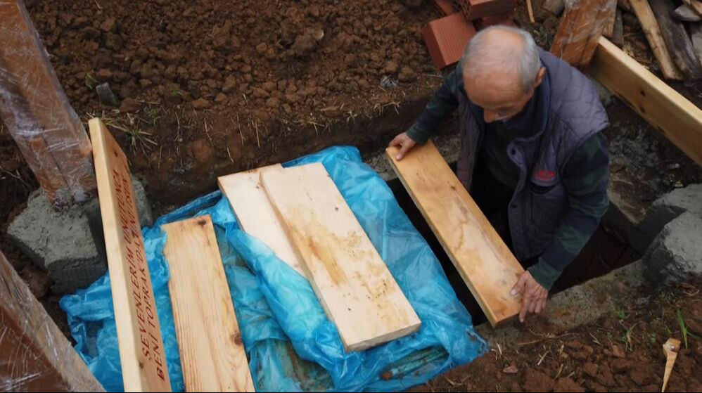 Böyle mezar görülmedi! Yıllar içinde çürüyüp kaybolacak... Vasiyeti bile hazır - 2. Resim