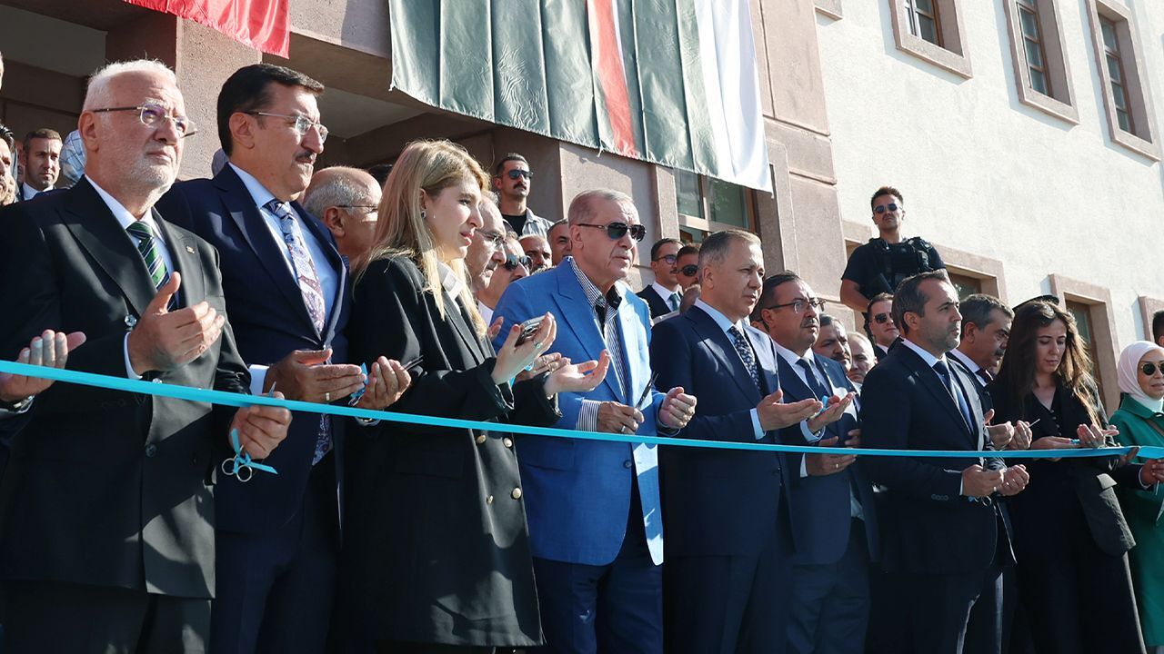 Cumhurbaşkanı Erdoğan, Malatya'da! Valilik binasının açılışı yapıldı Cumhurbaşkanı Erdoğan, Malatya'da! Valilik binasının açılışı yapıldı