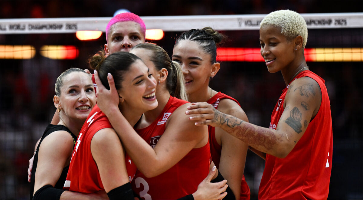 Dünya Şampiyonası'nda tarihi başarı: Filenin Sultanları finalde - 5. Resim