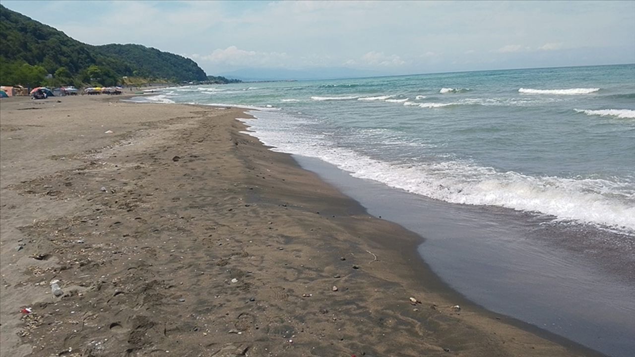 Karadeniz Ereğli'de denize girmek yasaklandı Karadeniz Ereğli'de denize girmek yasaklandı