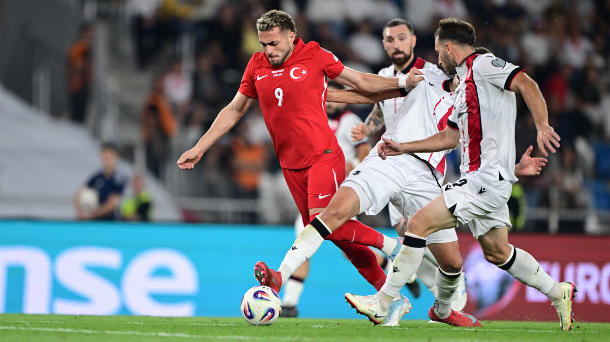 Sadece 5 dakika sahada kalmıştı! Barış Alper Yılmaz özür diledi - 2. Resim