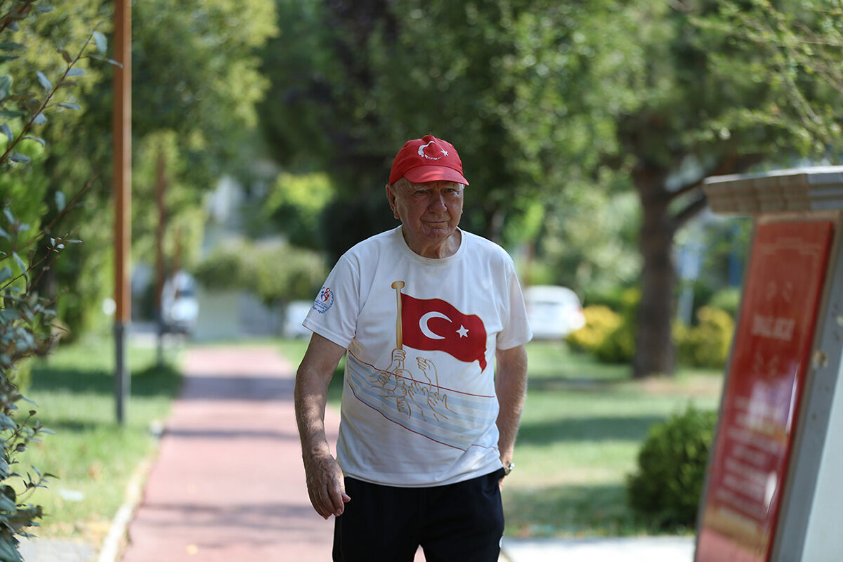 Türk atletizminin efsanesi ortaya çıktı! Yüzyılın atletinden tepki: Adam tuvalete giderken arabayla gidiyor - 3. Resim