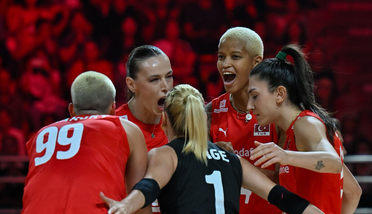 Türkiye İtalya voleybol maçı ne zaman, hangi kanalda canlı yayınlanacak? Filenin Sultanları final maçı için geri sayım başladı! Türkiye-İtalya final maçı ne zaman, hangi kanalda canlı yayınlanacak? Filenin Sultanları final maçı için geri sayım başladı! - 4. Resim