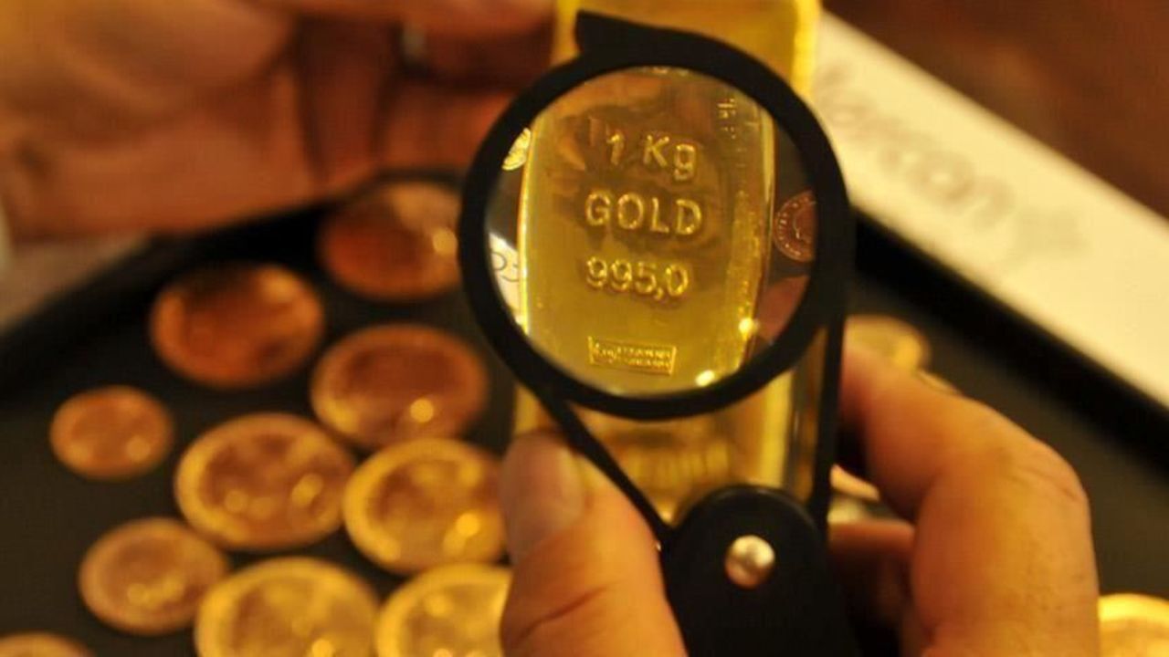 Altın fiyatları rekor kırdı: Uzmanlar uyardı! "Alım fırsatını kaçırmayın" Altın fiyatları rekor kırdı: Uzmanlar uyardı! "Alım fırsatını kaçırmayın"