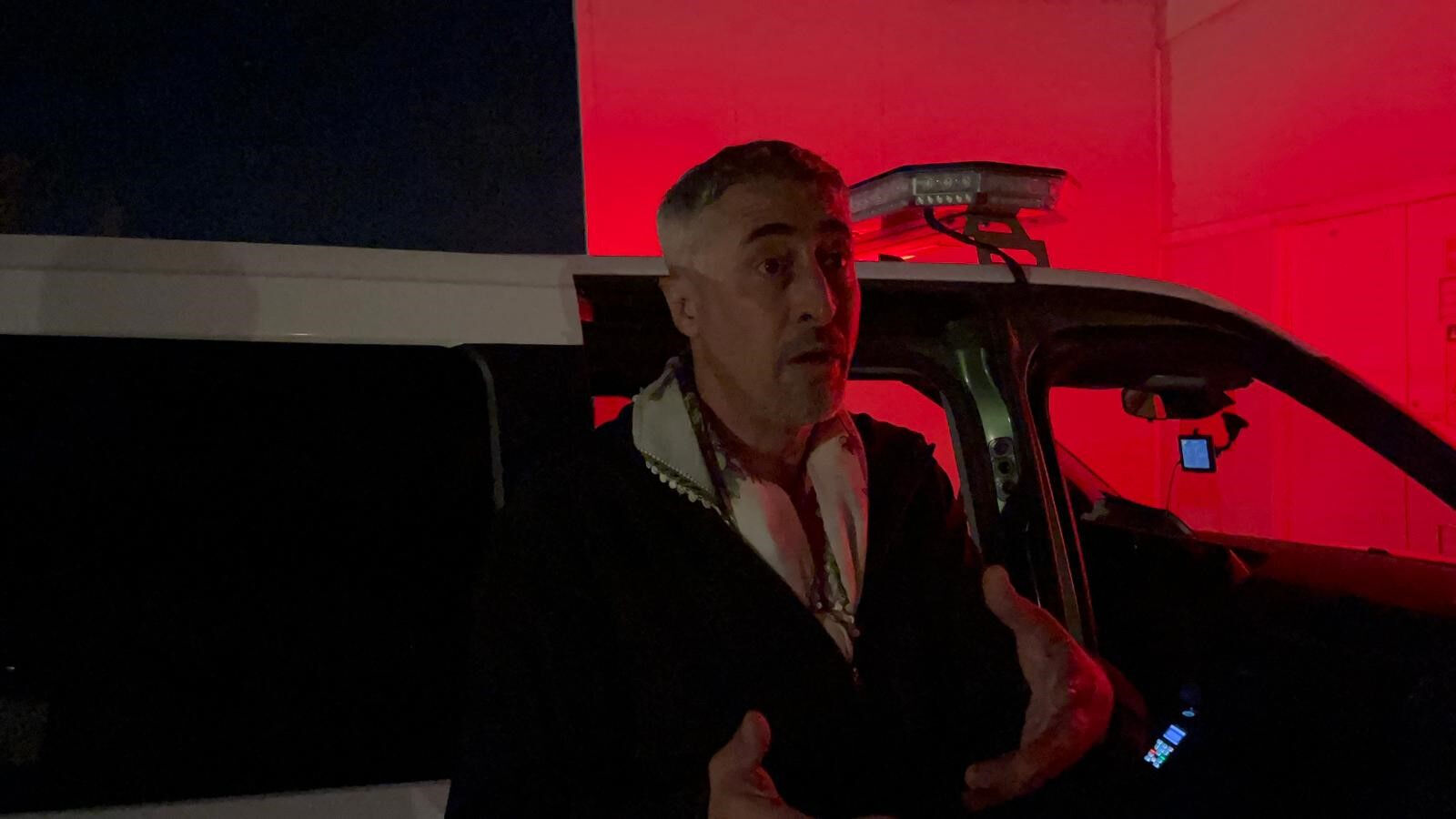 Ambulansı kilometrelerce kovalayıp sıkıştırdılar! Başhekimlik bahçesine 1 minibüs adam yığdılar - 2. Resim