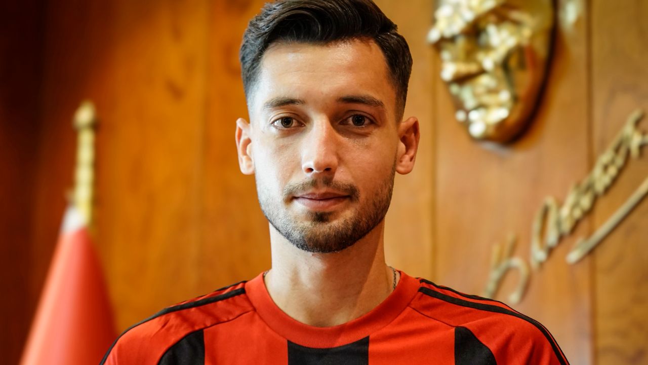 Beşiktaş'ta ayrılık! Tayyip Talha Sanuç'un yeni takımı belli oldu Beşiktaş'ta ayrılık! Tayyip Talha Sanuç'un yeni takımı belli oldu