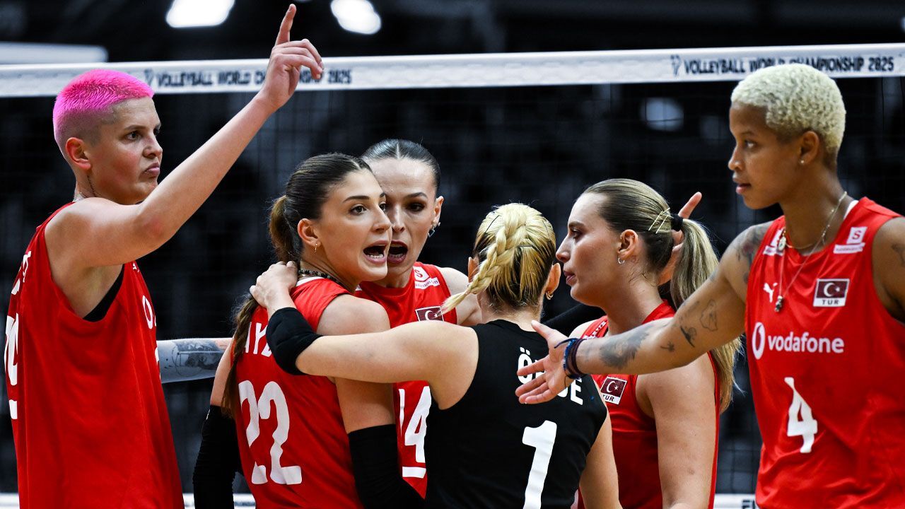 Filenin Sultanları dünya ikincisi! Finalde İtalya'ya mağlup olduk Filenin Sultanları dünya ikincisi! Finalde İtalya'ya mağlup olduk