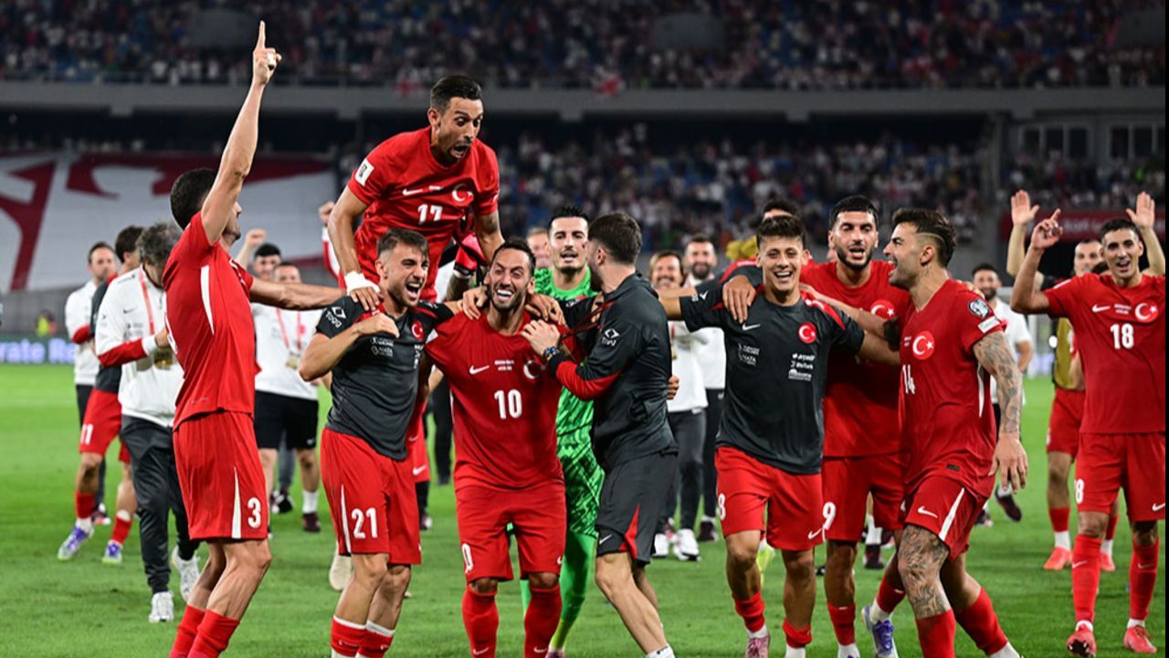 İspanya maçı kadrosunda sürpriz isim! Türkiye - İspanya maçı saat kaçta, hangi kanalda? (Muhtemel 11'ler) İspanya maçı kadrosunda sürpriz isim! Türkiye - İspanya maçı saat kaçta, hangi kanalda? (Muhtemel 11'ler)