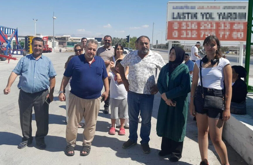 İzmir-Adana seferi &ccedil;ileye d&ouml;n&uuml;şt&uuml;! Mazotu biten otob&uuml;s yolda kaldı, yolculardan para istediler - 1. Resim