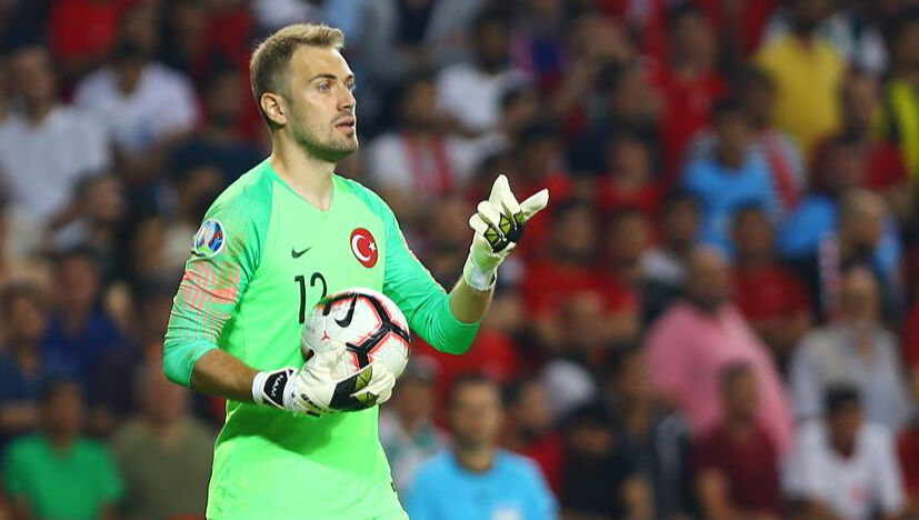 Mert Günok sakat mı, neden kadroda yok? Türkiye - İspanya maçında forma giymiyor Mert Günok sakat mı, neden kadroda yok? Türkiye - İspanya maçında forma giymiyor - 1. Resim
