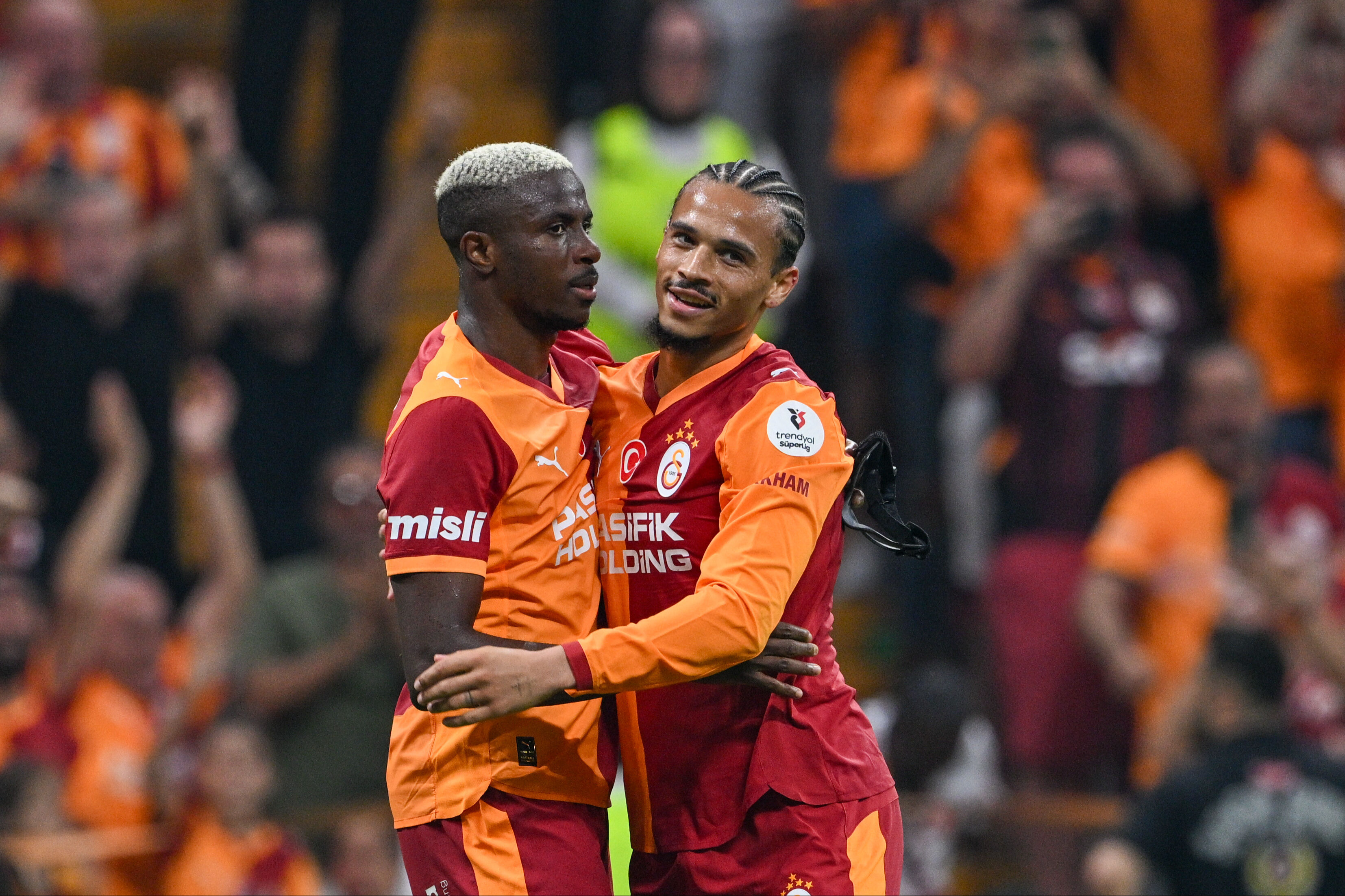 Victor Osimhen'den kötü haber geldi! O maçta forma giyemeyecek Victor Osimhen'den kötü haber geldi! O maçta forma giyemeyecek - 1. Resim