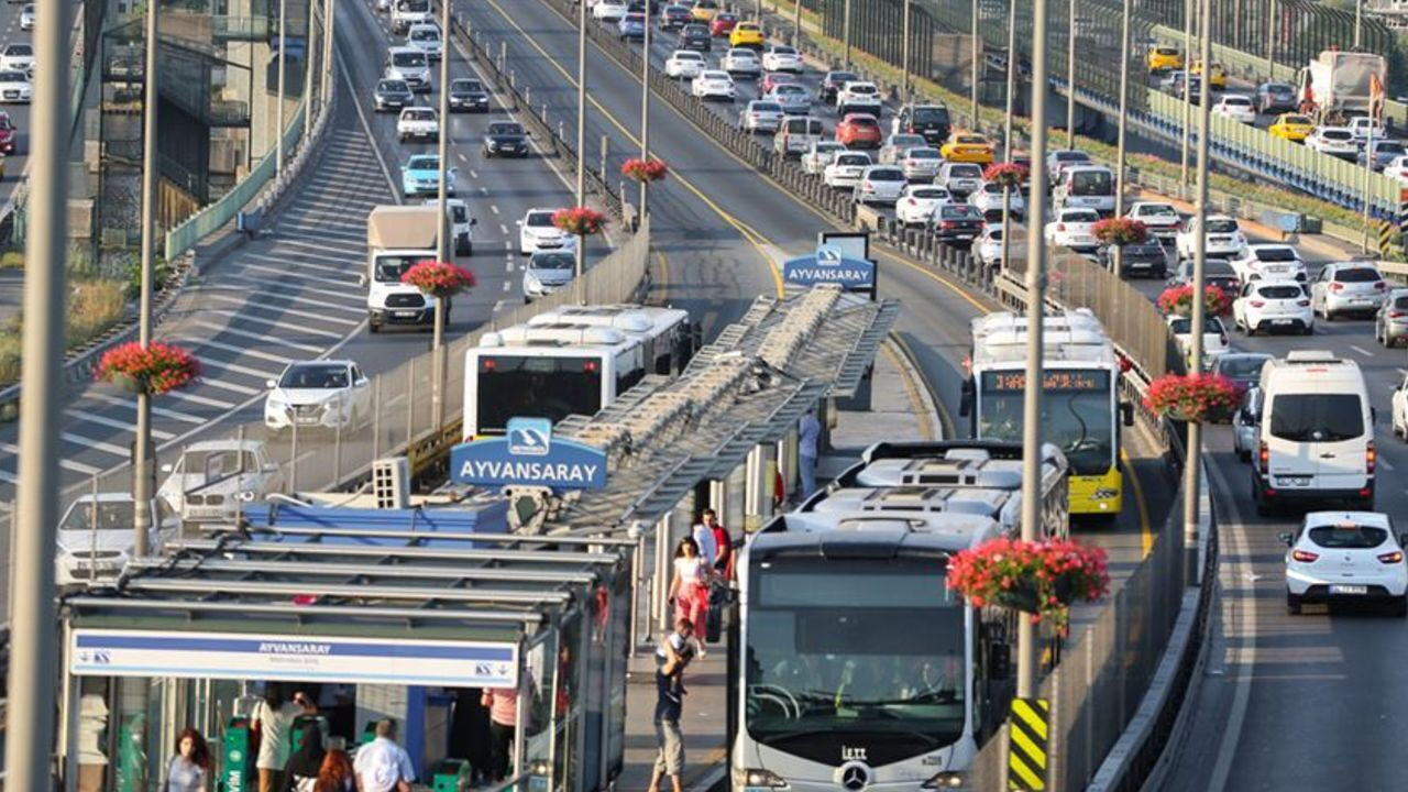 8 Eylül Pazartesi okulun ilk günü toplu taşıma ücretsiz mi? İstanbul'da İETT, otobüs, metrobüs, metro ve Marmaray bedava mı? - 3. Resim