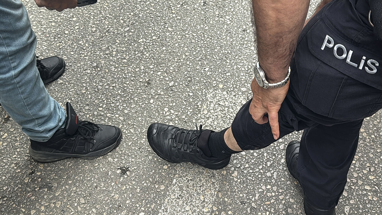 Bursa'da polise akılalmaz saldırı: Önce köpeği sonra kendisi ısırdı! Bursa'da polise akılalmaz saldırı: Önce köpeği sonra kendisi ısırdı! - 2. Resim