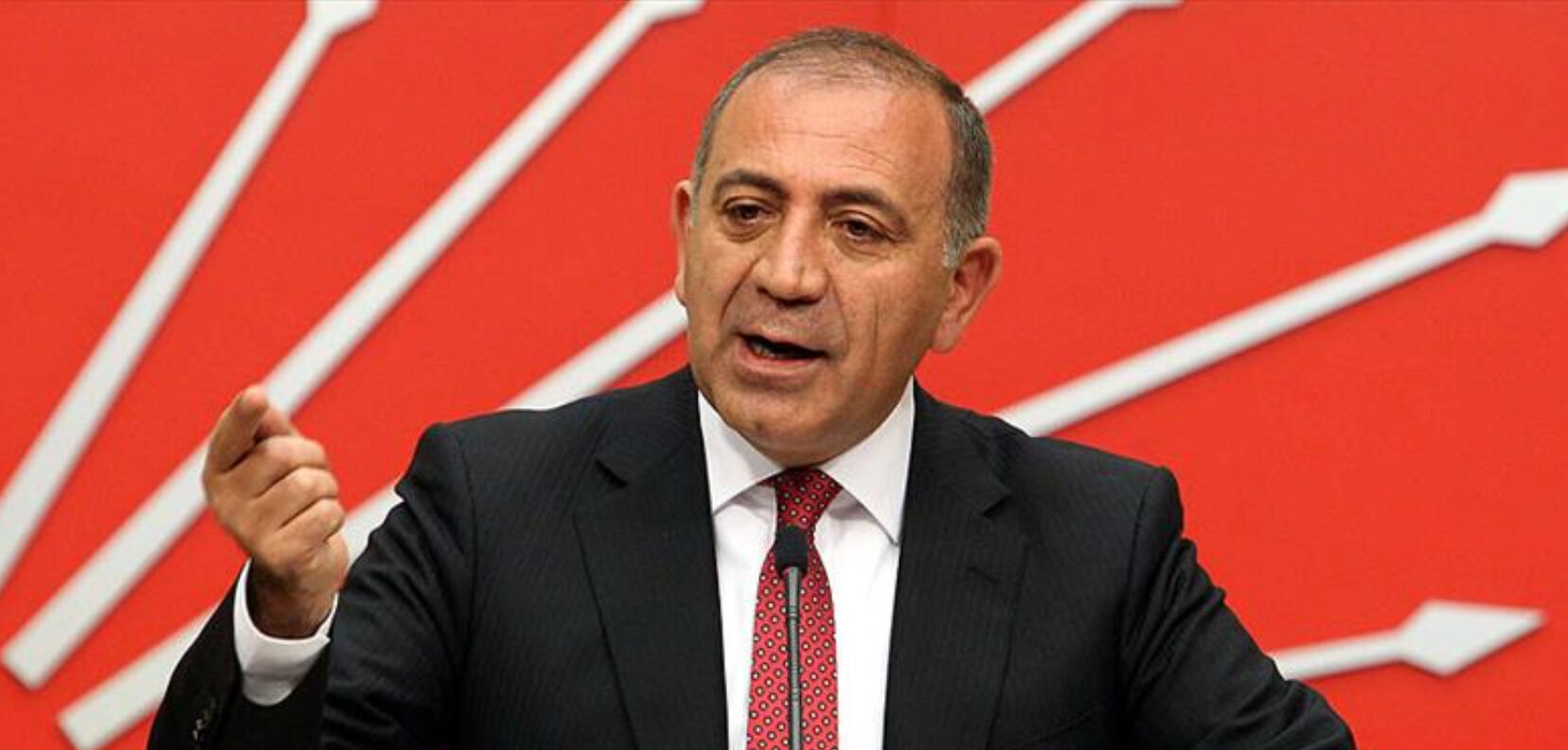 CHP'de yumruklar sıkıldı! Gürsel Tekin'den, il binasındaki gerginliği düşürecek açıklama CHP'de yumruklar sıkıldı! Gürsel Tekin'den, il binasındaki gerginliği düşürecek açıklama - 1. Resim