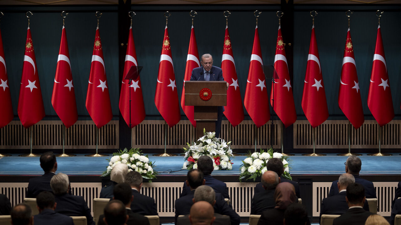 Cumhurbaşkanı Erdoğan: Sokakların karıştırılmasına izin vermeyiz Cumhurbaşkanı Erdoğan'dan Kabine Toplantısı'nda net mesaj: Sokakların karıştırılmasına asla müsaade etmeyiz - 1. Resim
