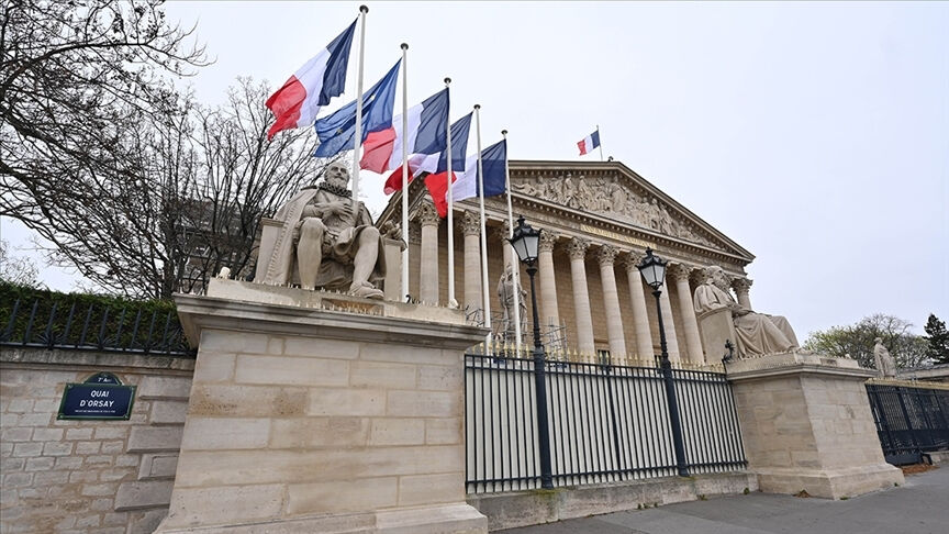 Fransa'da 1958'den bu yana bir ilk! François Bayrou hükümeti düştü Fransa'da 1958'den bu yana bir ilk! François Bayrou hükümeti düştü - 2. Resim