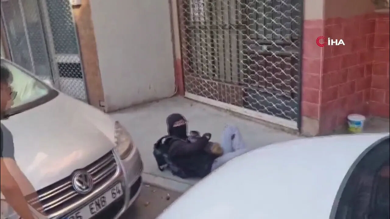 İzmir'de polis merkezine saldırı! Şehit ve yaralılar var İzmir'de polis merkezine saldırı! Şehit ve yaralılar var - 2. Resim