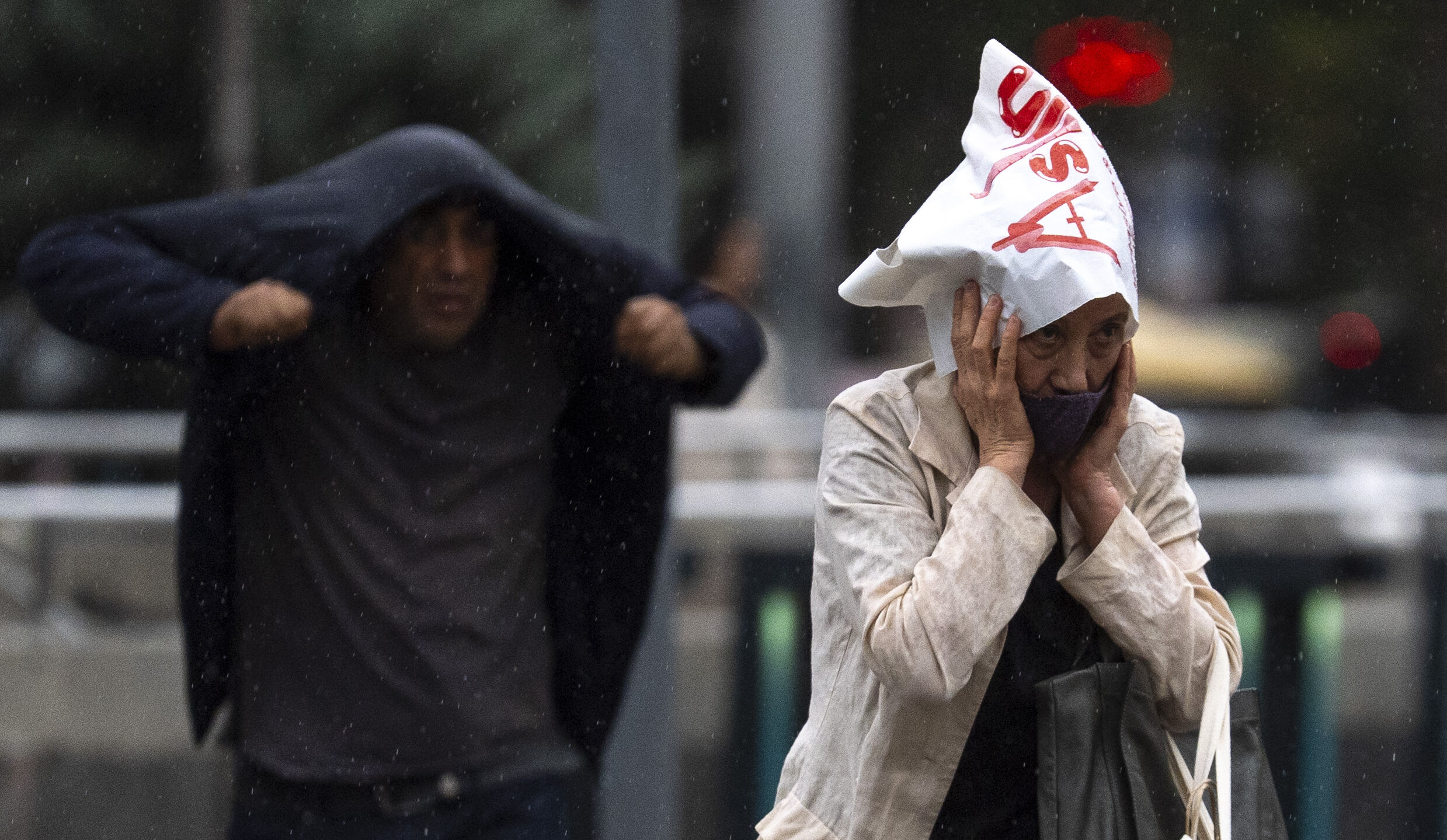 Meteoroloji uyardı, Başkent sele gitti! İstinat duvarı yıkıldı Meteoroloji uyardı, Başkent sele gitti! İstinat duvarı yıkıldı - 2. Resim