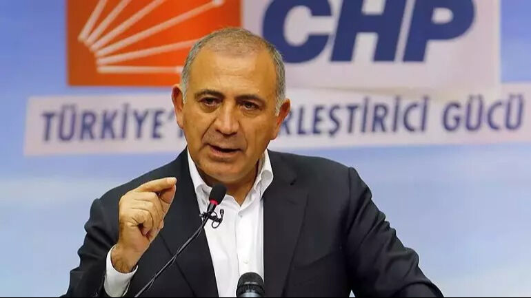 100 yıllık CHP’yi rezil rüsva ettiler! Özel'in isyan çağrısına rağmen Gürsel Tekin göreve başladı 100 yıllık CHP’yi rezil rüsva ettiler! Özel'in isyan çağrısına rağmen Gürsel Tekin göreve başladı - 3. Resim