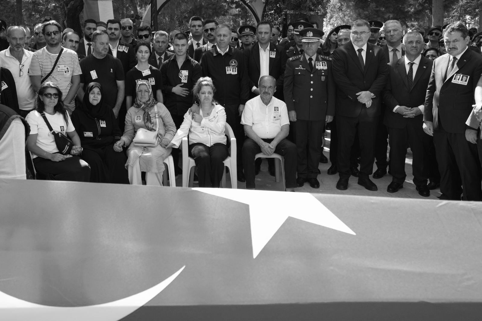 Bakan Yerlikaya açıkladı: Balçova saldırısında yaralanan polislerin durumu iyi Bakan Yerlikaya açıkladı: Balçova saldırısında yaralanan polislerin durumu iyi - 1. Resim
