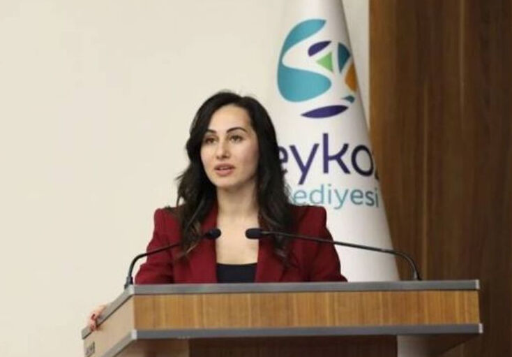 Özlem Vural Gürzel kimdir, nereli, kaç yaşında? Beykoz Belediye Başkan Vekili CHP’den istifa etti CHP’den istifa eden Beykoz Belediye Başkan Vekili Özlem Vural Gürzel kimdir? - 2. Resim