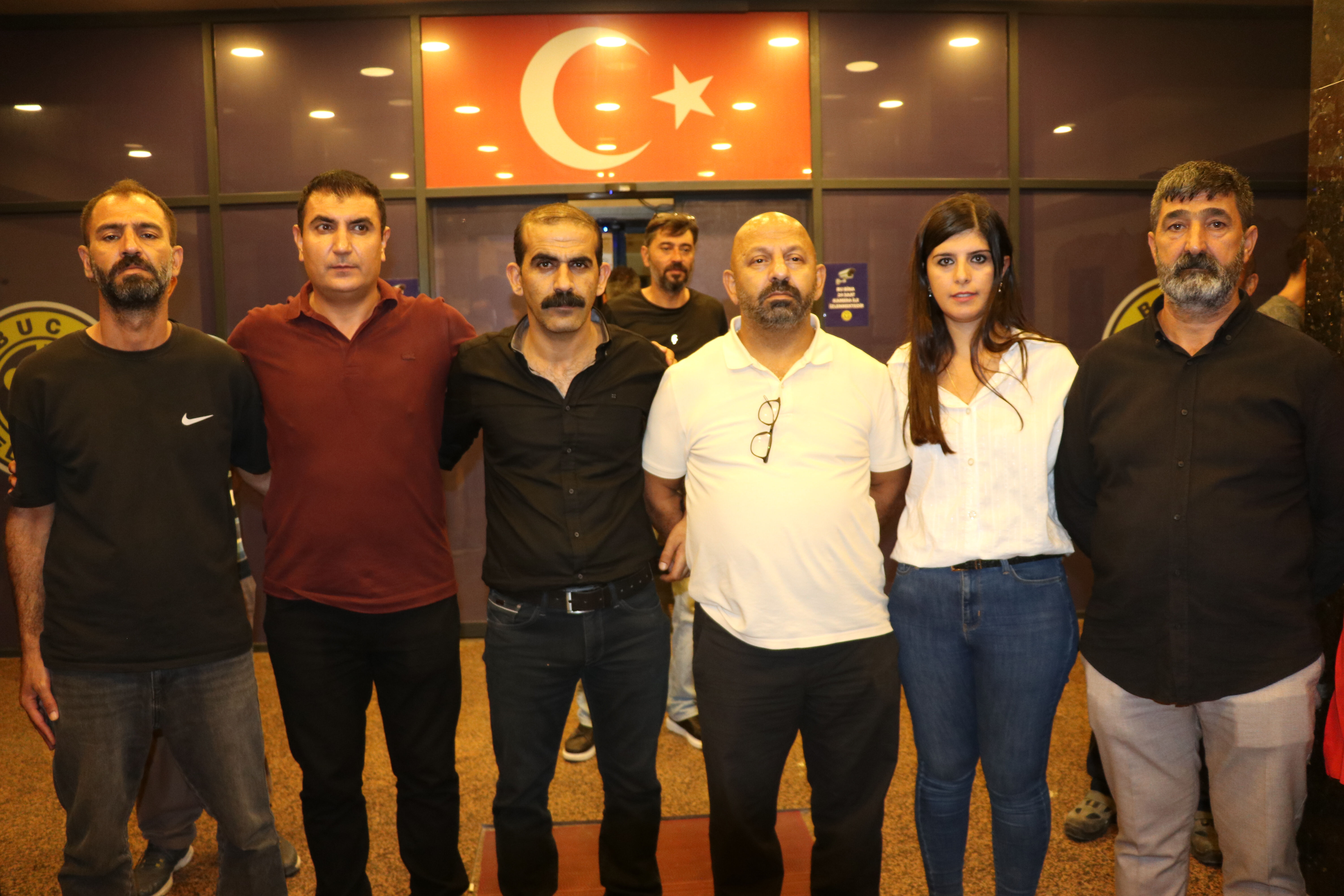 CHP'li belediyede maaş krizi: İşçiler belediyeyi işgal etti CHP'li belediyede maaş krizi: İşçiler belediyeyi işgal etti - 2. Resim