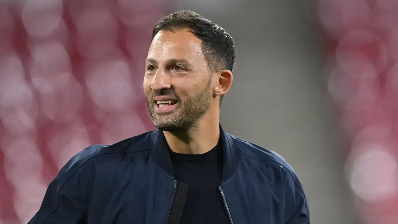 Domenico Tedesco kimdir, nereli, kaç yaşında? Domenico Tedesco kariyeri ve çalıştırdığı takımlar merak ediliyor Domenico Tedesco kimdir, nereli, kaç yaşında? Çalıştırdığı takımlar merak ediliyor - 3. Resim