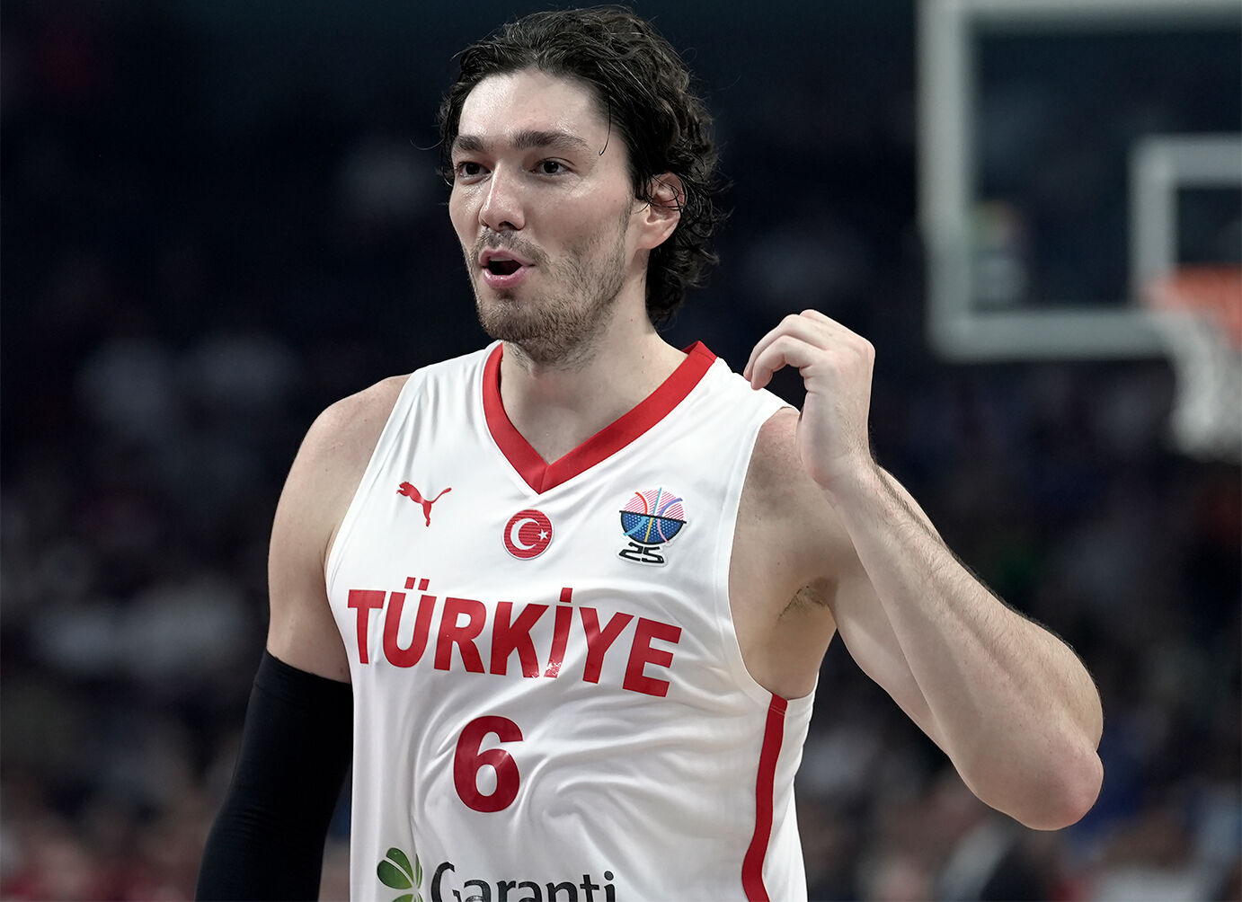 12 Dev Adam, EuroBasket'te bir kez daha yarı finalde! EuroBasket 2025'te çeyrek final heyecanı: Namağlup 12 Dev Adam, Polonya karşısında - 3. Resim