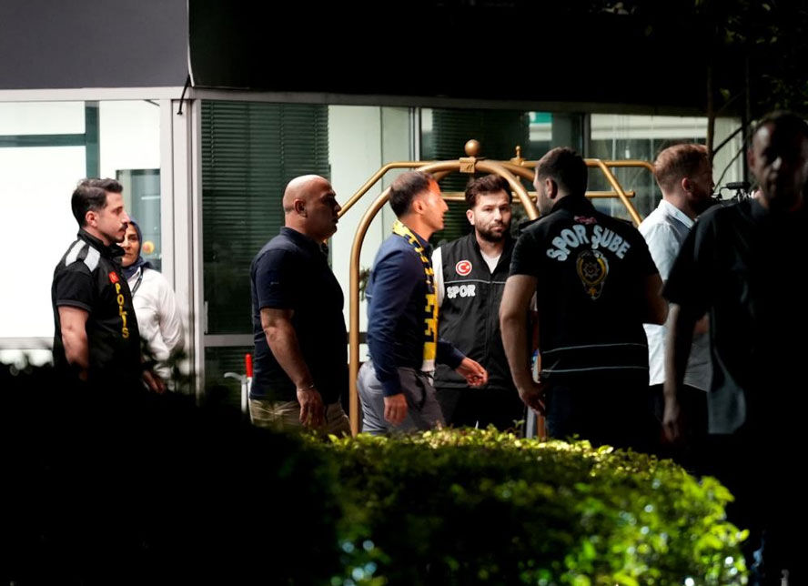 Fenerbahçe'de yeni teknik direktör Domenico Tedesco'nun ilk sözleri: Tüm kulvarlarda maksimumu hedefliyoruz Fenerbahçe'de yeni teknik direktör belli oldu: Resmi açıklama geldi - 4. Resim