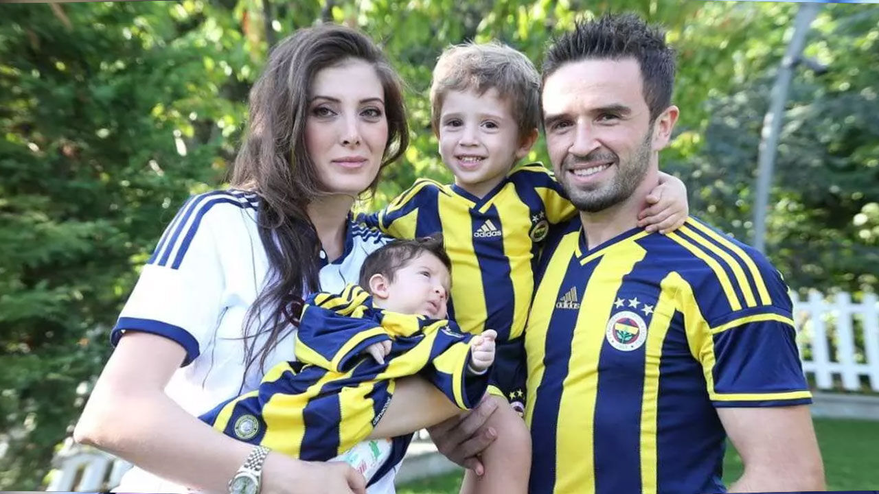 Fenerbahçe'ye dönen Gökhan Gönül'ün eşinden dikkat çeken paylaşım Fenerbahçe'ye dönen Gökhan Gönül'ün eşinden dikkat çeken paylaşım - 1. Resim
