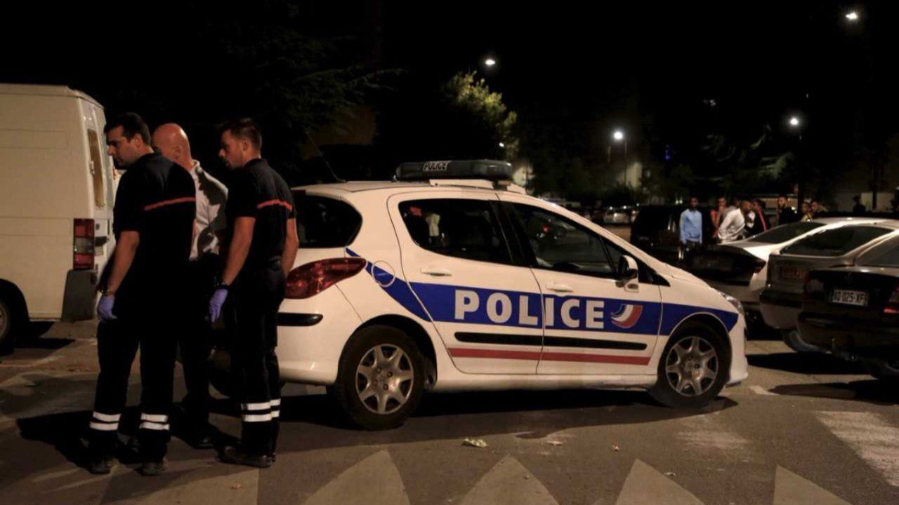Fransa&#039;da terör saldırısı! 9 Caminin önüne hayvan başları bırakıldı