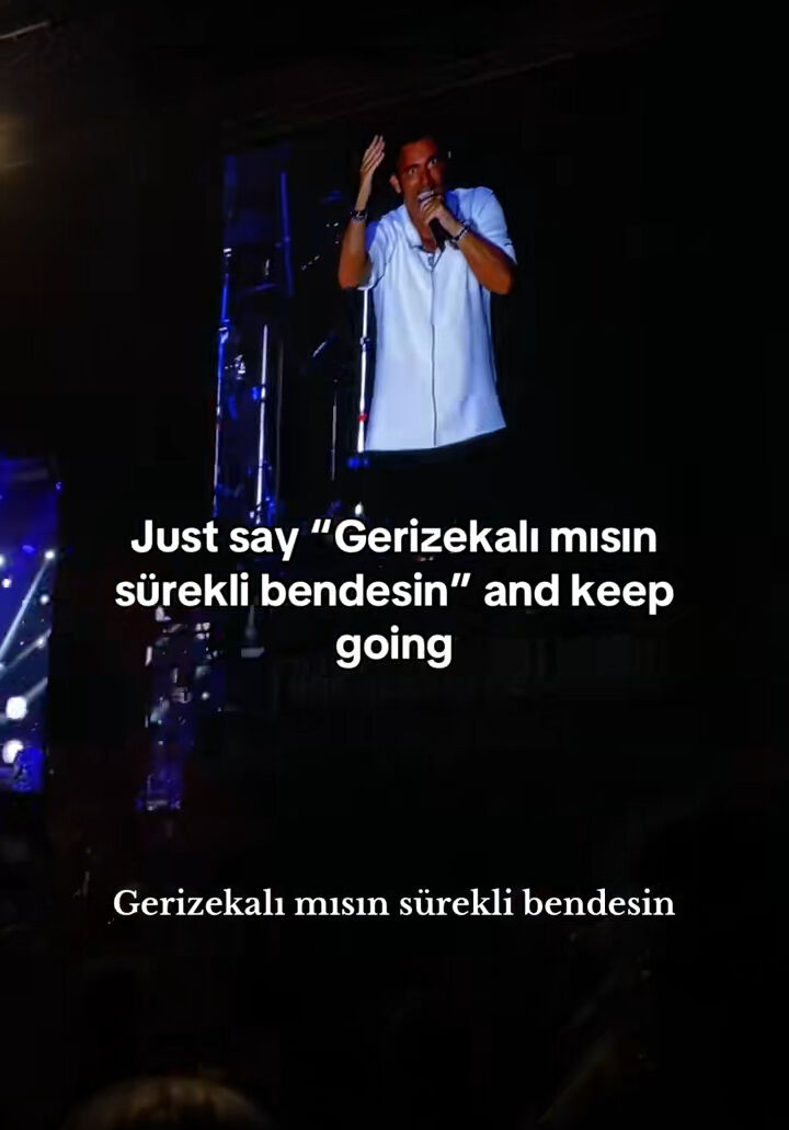Rejideki çalışana ‘gerizekalı’ diye çıkıştı… Mustafa Sandal’ın sahnedeki hakareti tepki çekti Işık şefine ‘gerizekalı’ diye çıkıştı … Mustafa Sandal’ın sahnedeki hakareti tepki çekti - 1. Resim