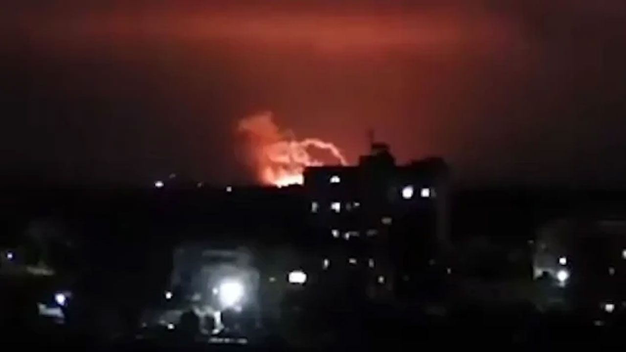 İsrail Suriye'yi vurdu! Humus savaş uçakları tarafından bombalandı - Dünya