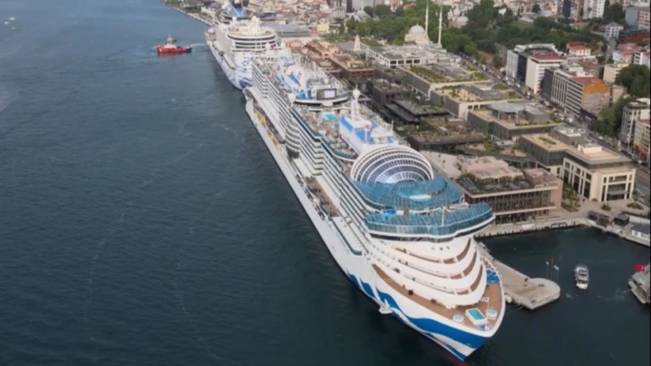 Bakan Uraloğlu açıkladı! Kruvaziyer turizminde yılın zirvesi yaşandı Bakan Uraloğlu açıkladı! Kruvaziyer turizminde yılın zirvesi yaşandı