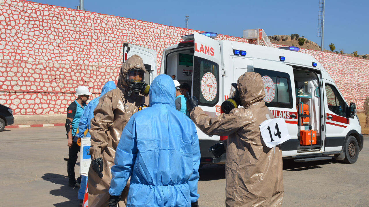 Şırnak'ta 7'lik deprem tatbikatı gerçeğini aratmadı! Şırnak'ta 7'lik deprem tatbikatı gerçeğini aratmadı! - 2. Resim