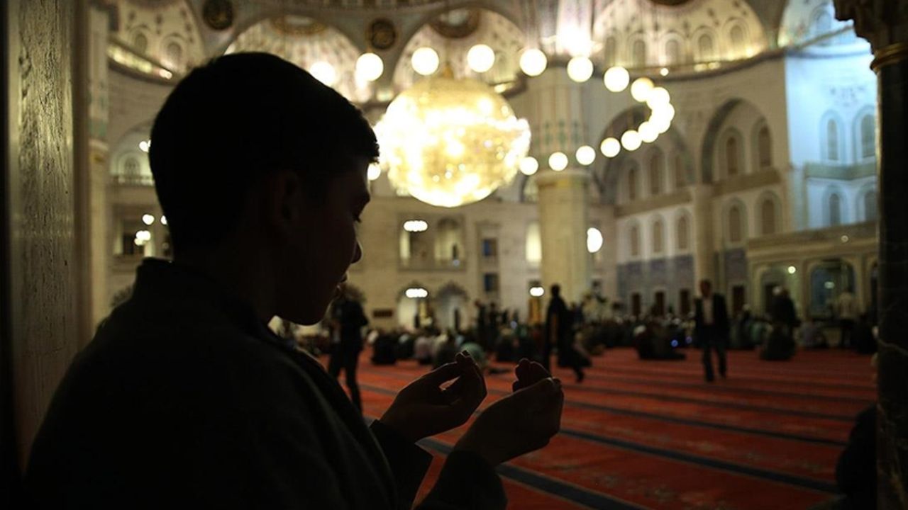 Teheccüd namazı nasıl kılınır, kaç rekat?