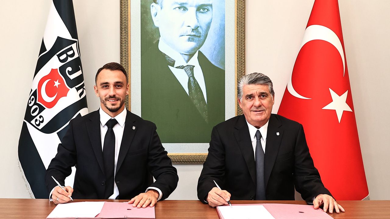 Beşiktaş'ta 11'inci imza! Yeni transfer resmen açıklandı Beşiktaş'ta 11'inci imza! Yeni transfer resmen açıklandı