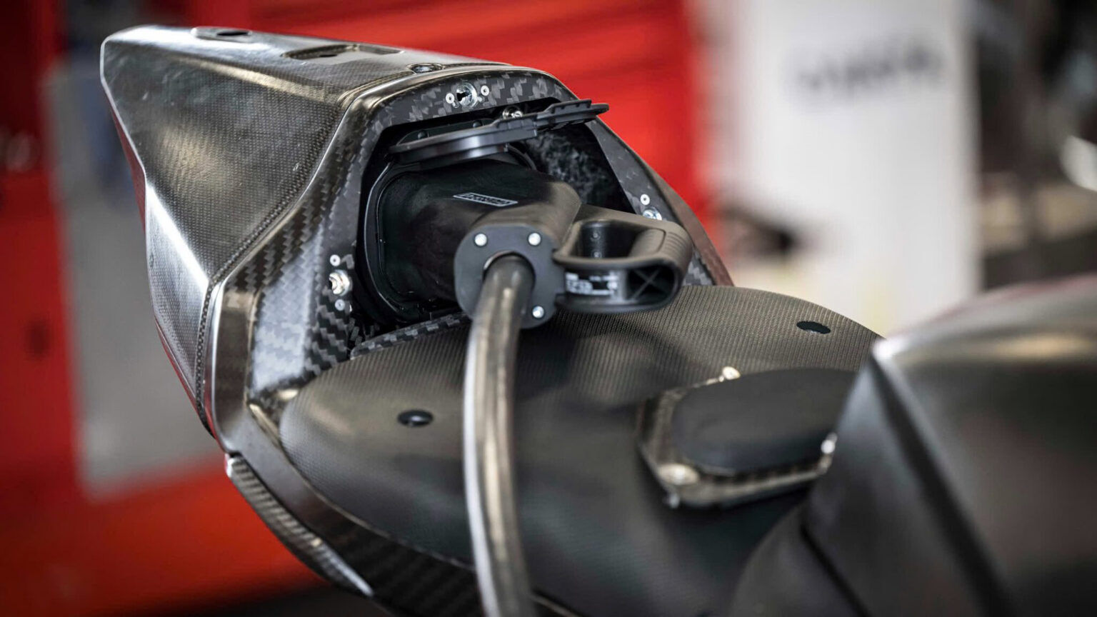 Ducati'den elektrikli motosiklet atağı: V21L Münih’te tanıtıldı! Ducati'den elektrikli motosiklet atağı: V21L Münih’te tanıtıldı! - 4. Resim