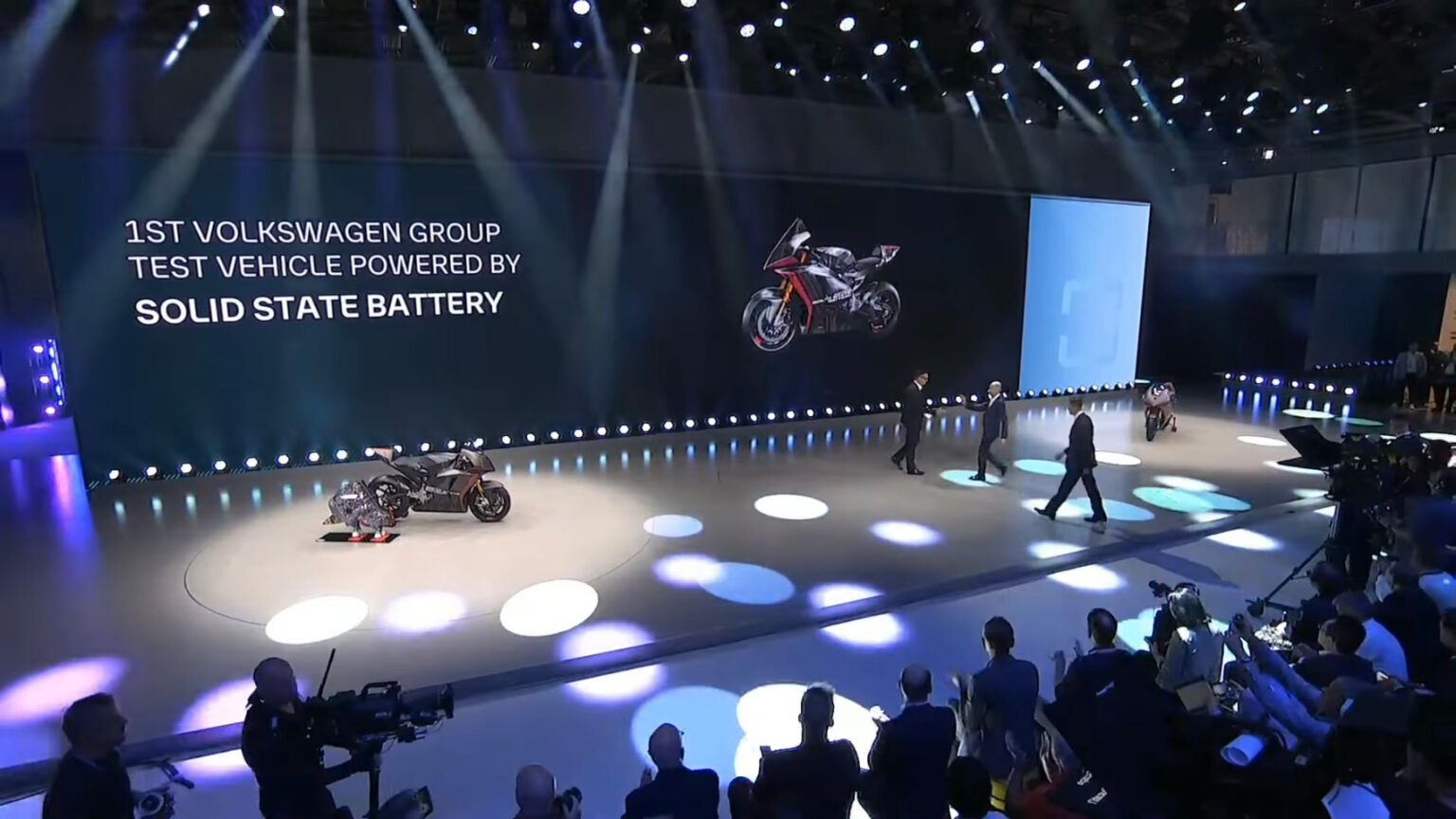 Ducati'den elektrikli motosiklet atağı: V21L Münih’te tanıtıldı! Ducati'den elektrikli motosiklet atağı: V21L Münih’te tanıtıldı! - 2. Resim
