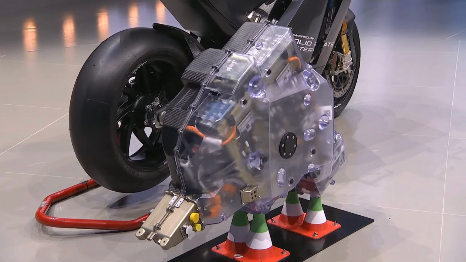 Ducati'den elektrikli motosiklet atağı: V21L Münih’te tanıtıldı! Ducati'den elektrikli motosiklet atağı: V21L Münih’te tanıtıldı! - 3. Resim