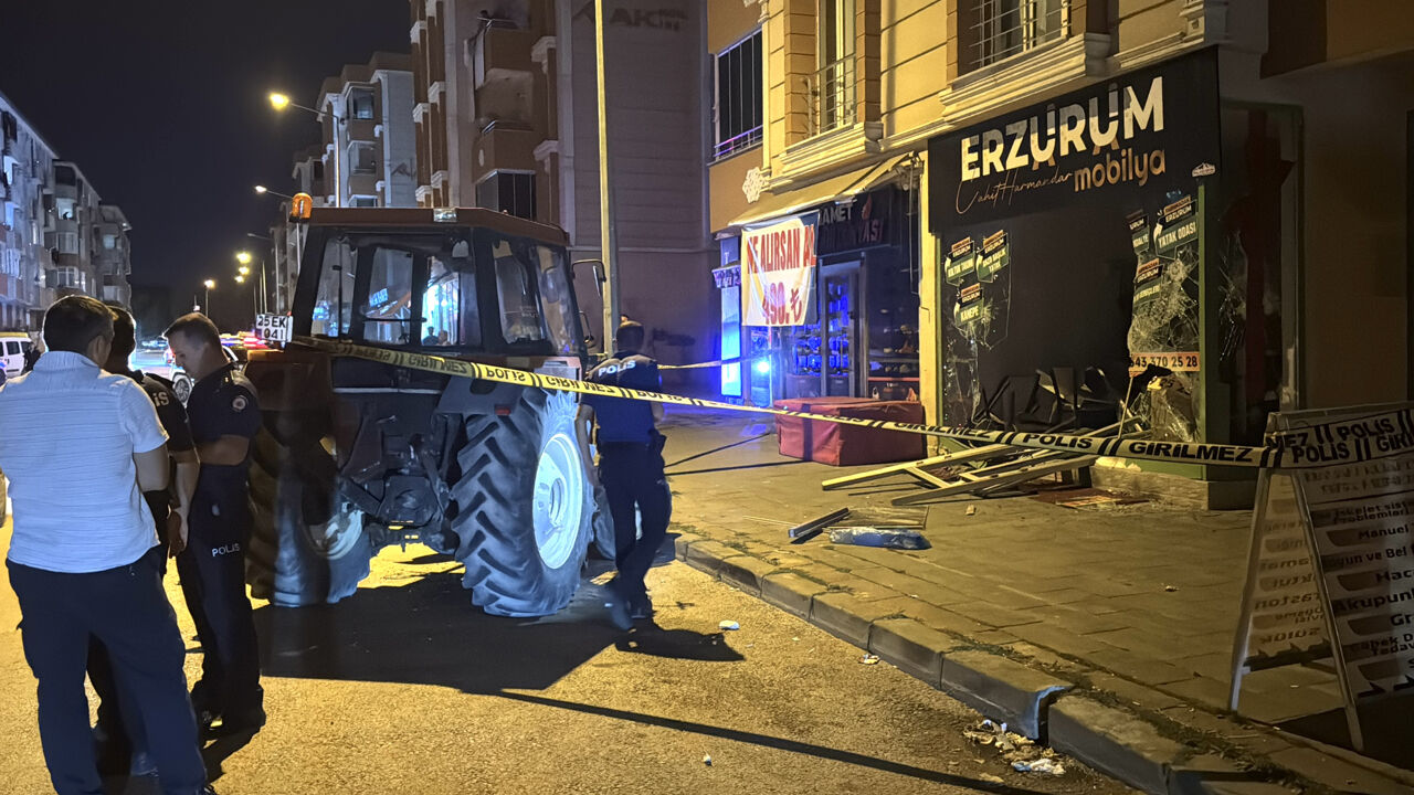 Erzurum'da esnaf arasında kavga çıktı: 3 kişi yaralandı Erzurum'da esnaf arasında kavga çıktı: 3 kişi yaralandı - 1. Resim