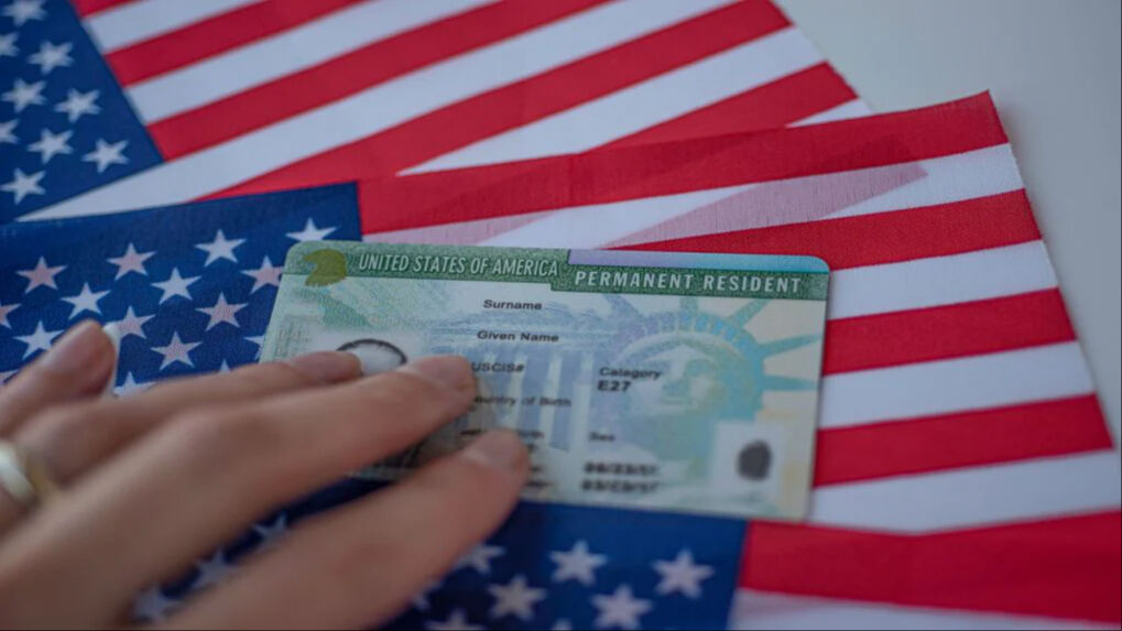 Green Card başvurusu ne zaman başlayacak? Amerika'da yaşamak için Yeşil Kart çekilişi şartları Green Card başvurusu ne zaman başlayacak? Amerika'da yaşamak için Yeşil Kart çekilişi şartları - 1. Resim