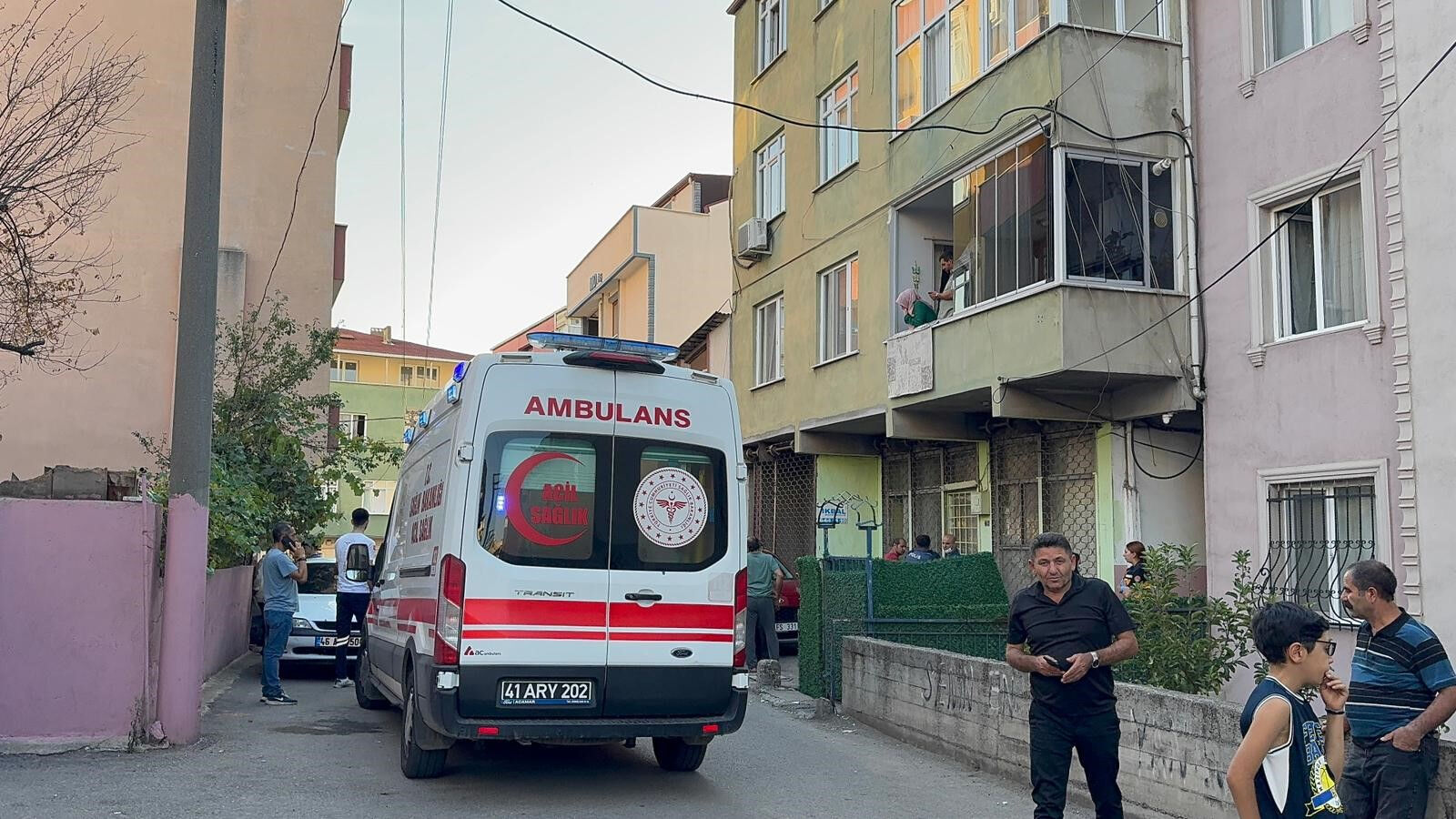 Kocaeli'de vahşet! Anneyle 5 yaşındaki kızı feci halde bulundu: Katil evlat her şeyi itiraf etti! Kocaeli'de vahşet! Anneyle 5 yaşındaki kızı feci halde bulundu: 15 yaşındaki çocuk gözaltında - 2. Resim