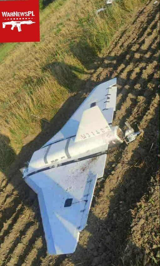 Polonya alev alev! Rus dronları sınırı aştı, havaalanları kapatıldı En az altı ve en fazla on Rus dronu dün gece Polonya hava sahasına girdi.