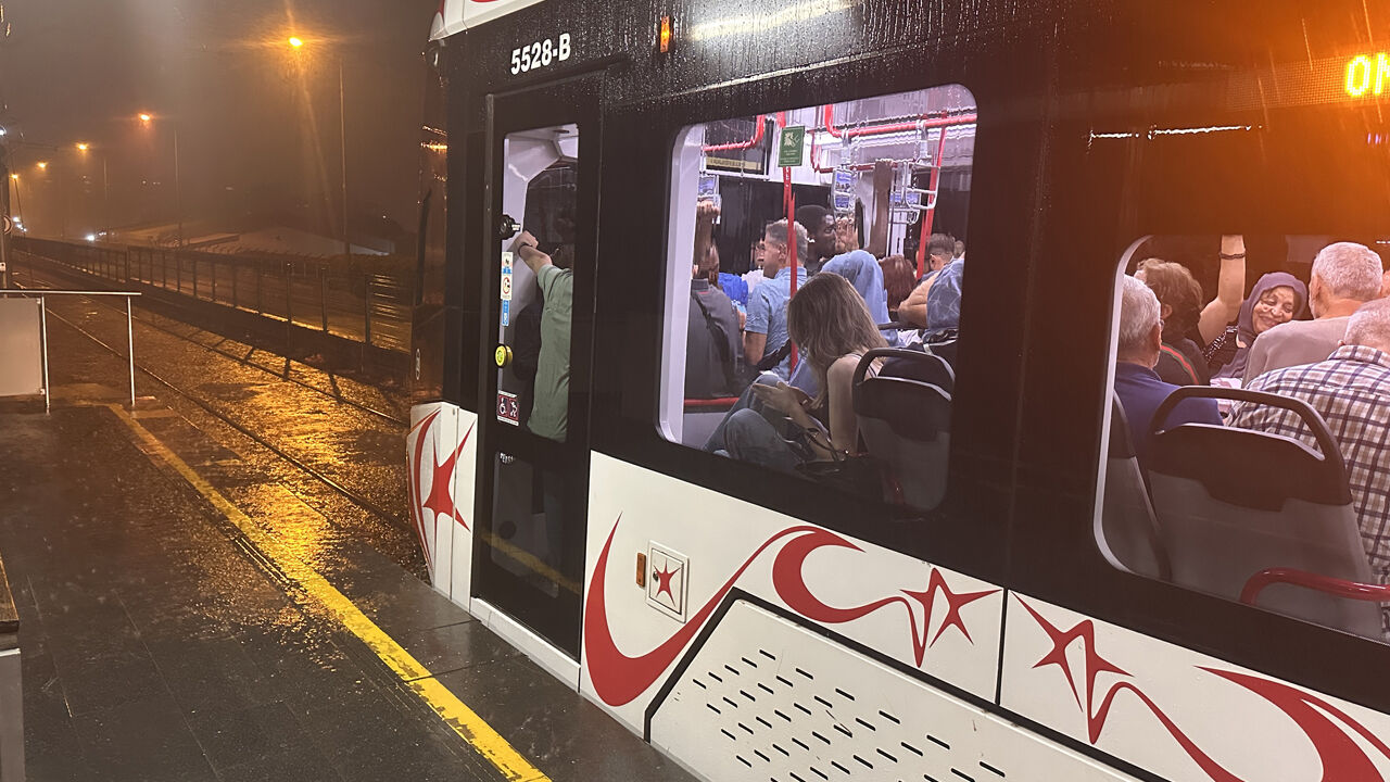 Samsun'da metrekareye 120 kilogram yağış düştü, caddeler göle döndü! Samsun'da metrekareye 120 kilogram yağış düştü, caddeler göle döndü! - 3. Resim