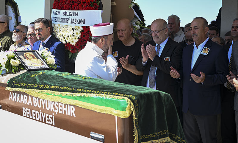 TRT spikeri Gülden Özel’e veda! Ölüm nedeni belli oldu TRT spikeri Gülden Özel’e veda! Ölüm nedeni belli oldu - 5. Resim