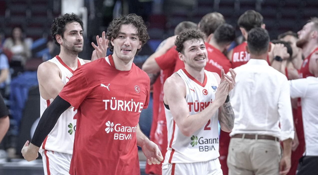 Türkiye Yunanistan'ı yenerse finalde rakibi kim olacak? EuroBasket 2025'te finalistler belli oluyor! Türkiye Yunanistan'ı yenerse finalde rakibi kim olacak? - 1. Resim