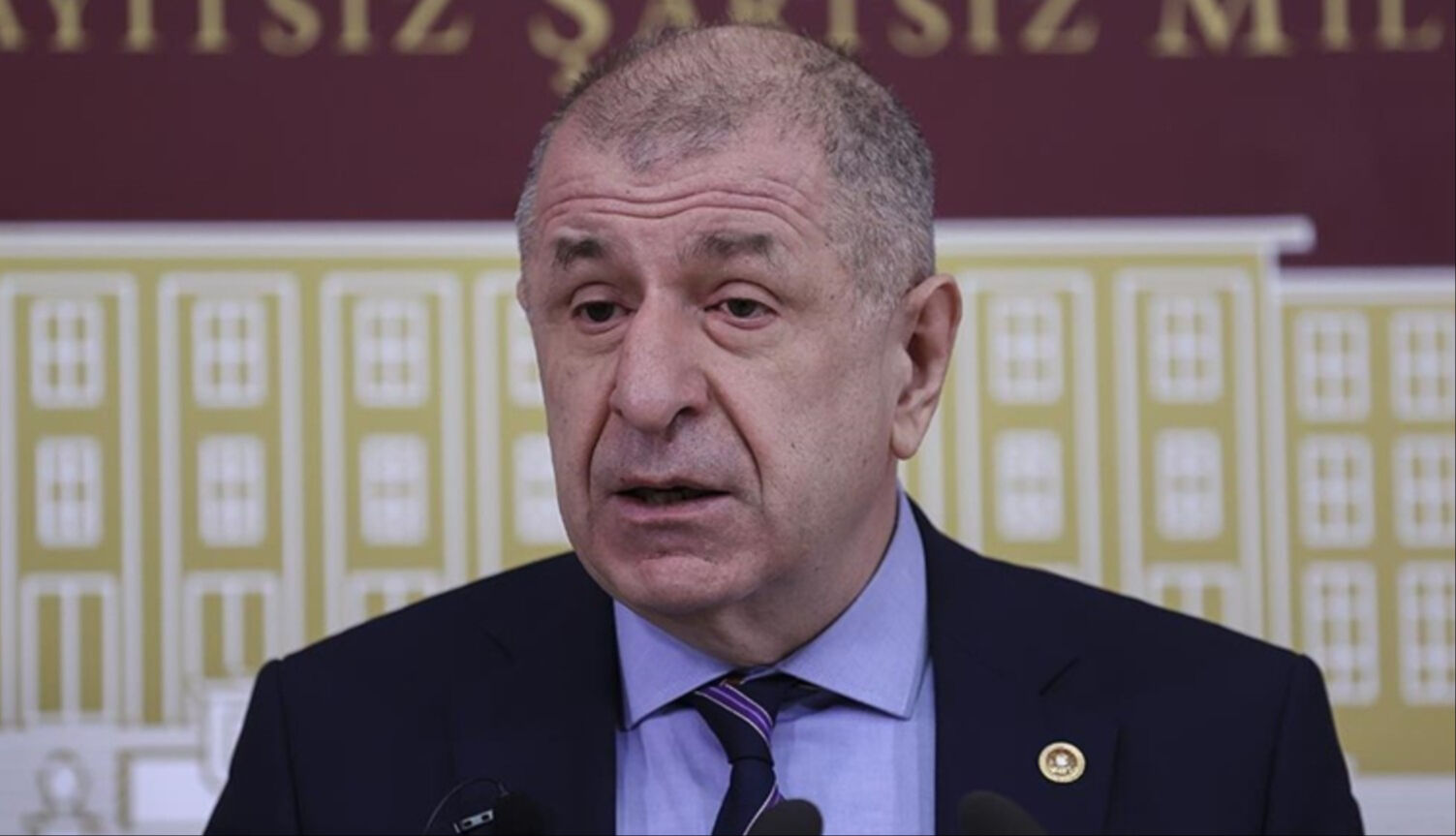 Ümit Özdağ'ın 4 yıl 8 aya kadar hapsi istendi! Bu kez Erdoğan'a hakaretten yargılanıyor Ümit Özdağ'ın 4 yıl 8 aya kadar hapsi istendi! Bu kez Erdoğan'a hakaretten yargılanıyor - 1. Resim